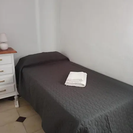10 Min. Patios,muy Cerca Teatro La Axerquia Apartamento *